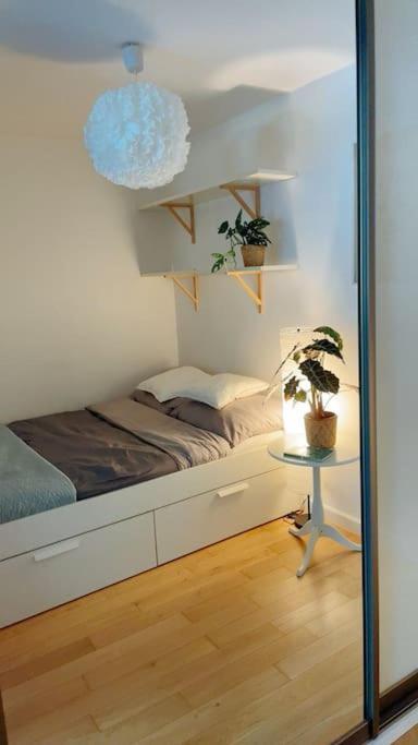 Comfortable Apartment In Warsaw Bielany Екстериор снимка